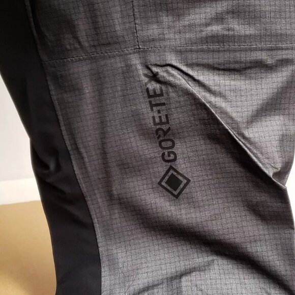 Brand New Men’s Adidas Terrex Gore-Tex Techrock Light Jacket - Small - Picture 3 of 6